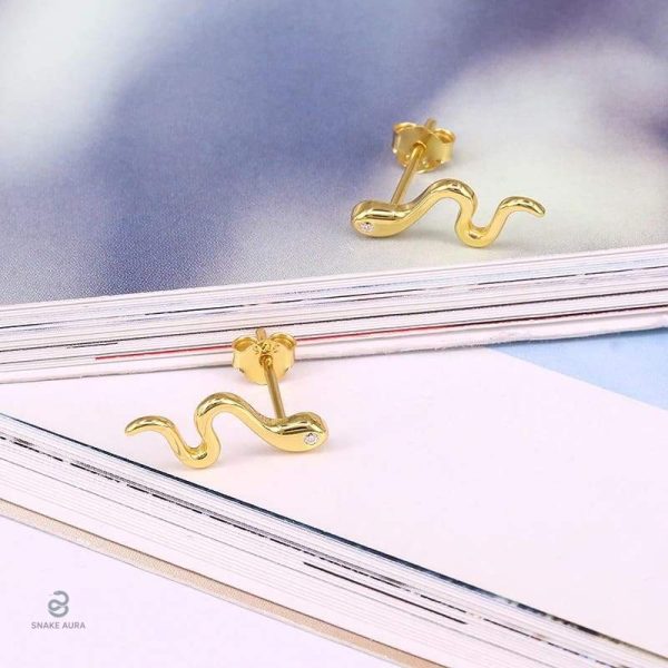 Boucles serpent dorées, accessoire tendance pour toutes occasions