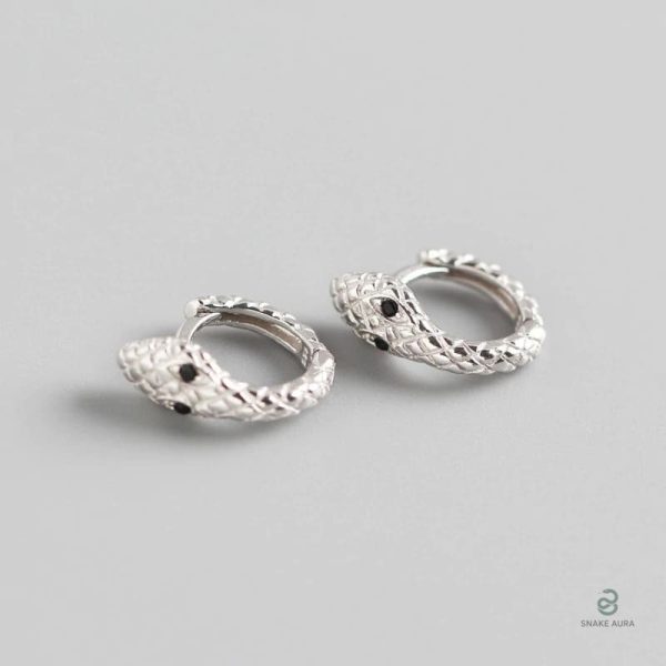 Accessoire tendance : boucles serpent plaqué argent