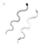 Boucles d'oreilles argent en forme de serpent pour un look audacieux