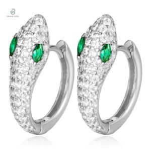 Boucles d'oreilles serpent en argent avec yeux verts