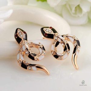 Boucles serpent au design élégant avec rubis
