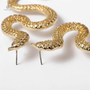Boucles d'oreilles élégantes en forme de serpent or