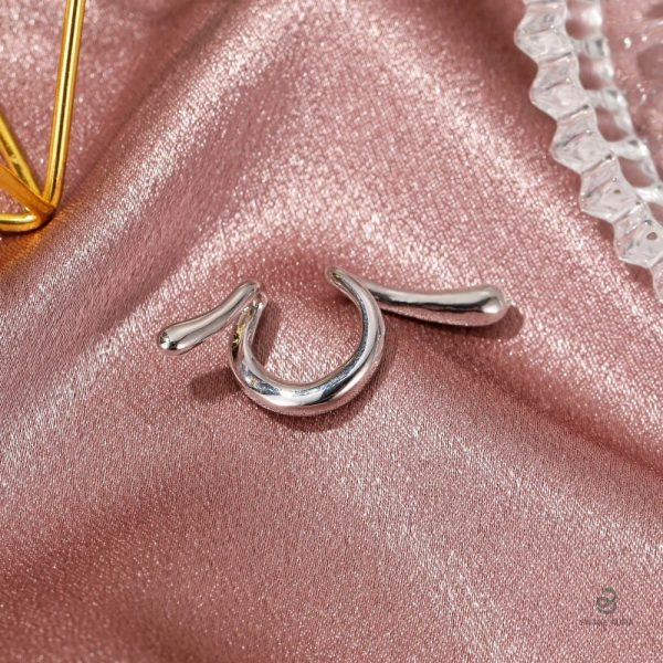 Boucles serpent élégantes en plaqué argent, style moderne