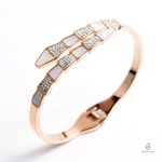 Bracelet Serpent Luxe en Or Rose élégant et contemporain