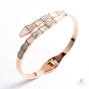 Bracelet Serpent Luxe en Or Rose élégant et contemporain