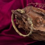 Jonc Viking orné de têtes de serpent en métal doré