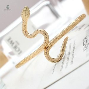 Bracelet or serpent, pièce incontournable pour les amateurs de mode