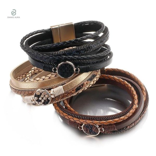 Bracelet serpent en cuir beige, design élégant et unique