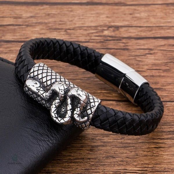 Accessoire masculin : bracelet serpent en cuir ancien