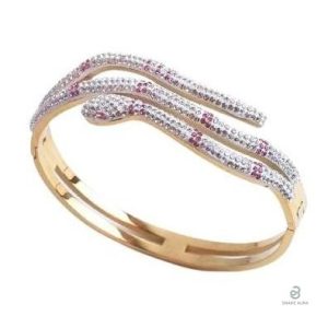 Bracelet en or serpent élégant pour femme