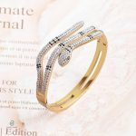Bijou serpent femme or avec diamant