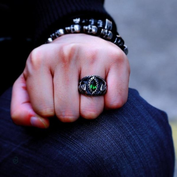 Bague en forme de serpent avec finition verte