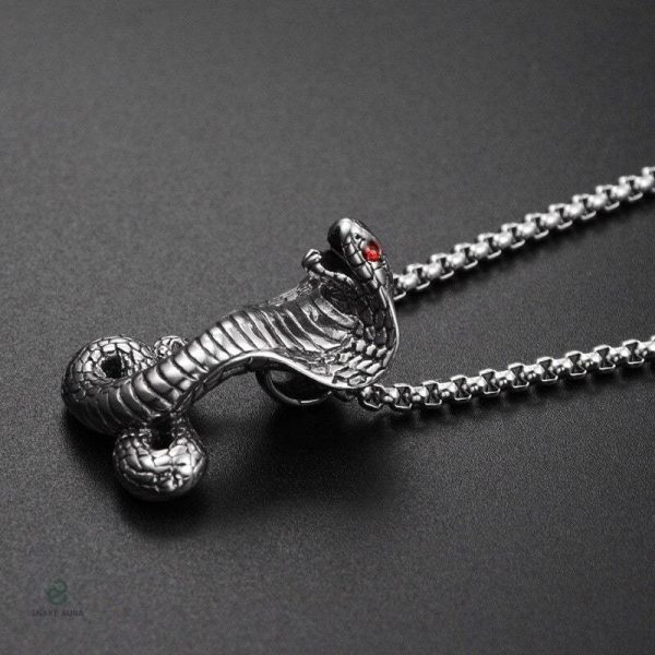 Bijou serpent en forme de cobra, design royal