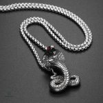 Collier serpent chic, inspiration cobra majestueux