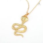 Collier Cobra design serpent, or élégant
