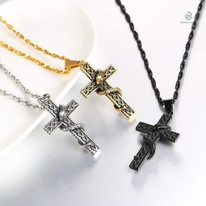 Bijou homme en acier, design serpent croix