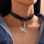 Collier serpent en cuir PU élégant et tendance