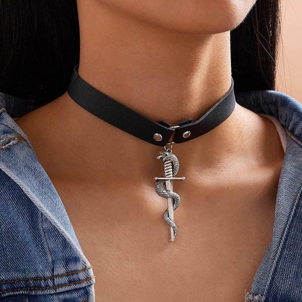 Collier serpent en cuir PU élégant et tendance