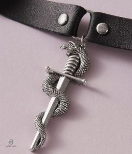 Accessoire mode : collier serpent chic en PU