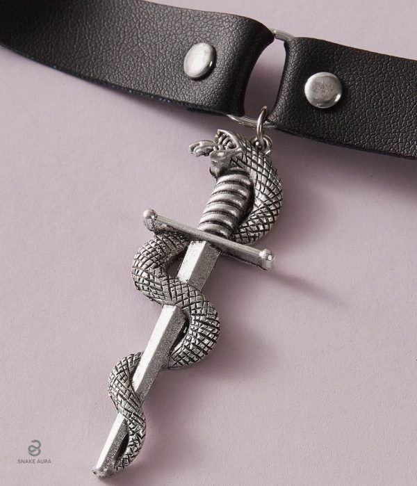 Accessoire mode : collier serpent chic en PU