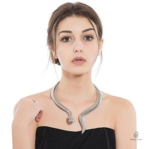 Bijou serpent en argent, design raffiné et moderne