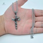 Collier serpent en acier, élégant et audacieux