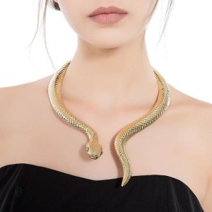 Collier serpent or élégant et stylisé
