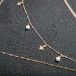 Bijou tendance, collier serpent or raffiné