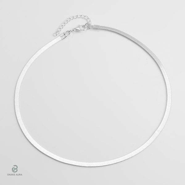 Collier plat style serpent moderne