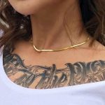 Accessoire mode maille serpent, allure sophistiquée en or