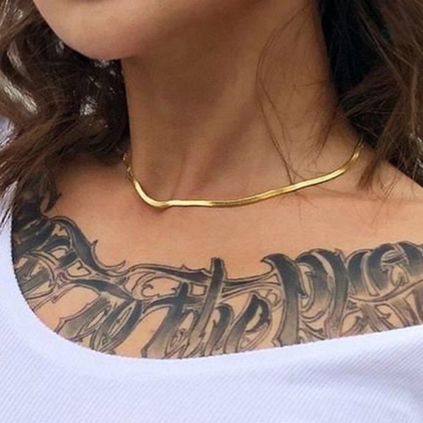 Accessoire mode maille serpent, allure sophistiquée en or