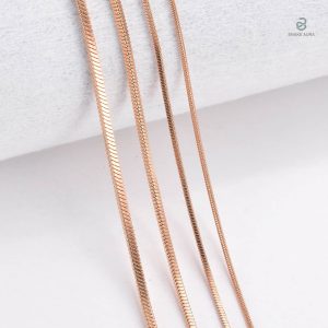 Bijou élégant en maille serpent