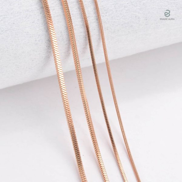 Bijou élégant en maille serpent