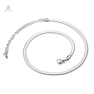 Bijou serpent en argent avec design élégant et moderne