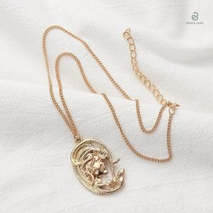Bijou doré serpent, style unique inspiré de la mythologie