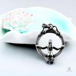 Collier serpent avec effet miroir captivant