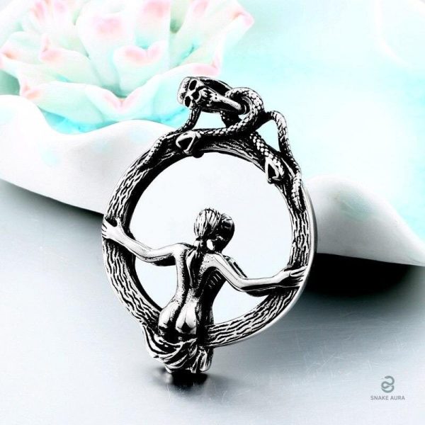Bijou serpent, allure mystique et raffinée