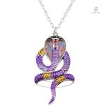 Bijou serpent en multicolore avec motif cobra distinctif