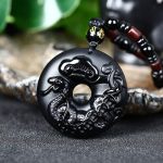 Accessoire serpent en obsidienne, touche mystique et chic