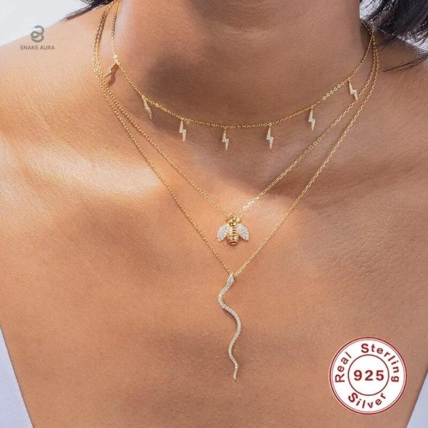 Bijou serpent en argent, élégant et moderne