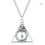 Collier serpent inspiré de la Mort, design élégant et mystérieux
