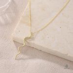 Bijou argent serpent, laqué et brillant pour un effet luxe