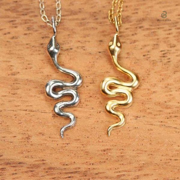 Collier en argent, serpent élégant, style raffiné