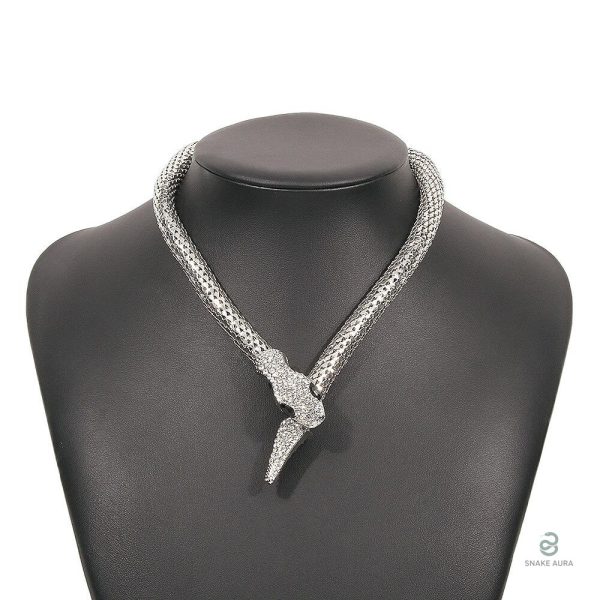 Collier serpent stylé, accessoire de mode incontournable