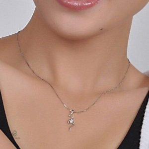 Collier femme serpent en argent, orné de cristaux