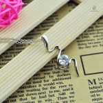 Collier serpent en cristal, accessoire chic et moderne