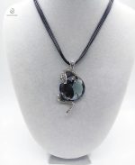 Bijou serpent élégant en cristal noir