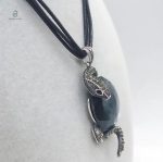 Accessoire tendance : collier serpent en cristal