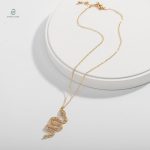 Collier serpent délicat, luxe et brillance en or