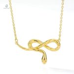 Collier serpent en acier doré au design élégant